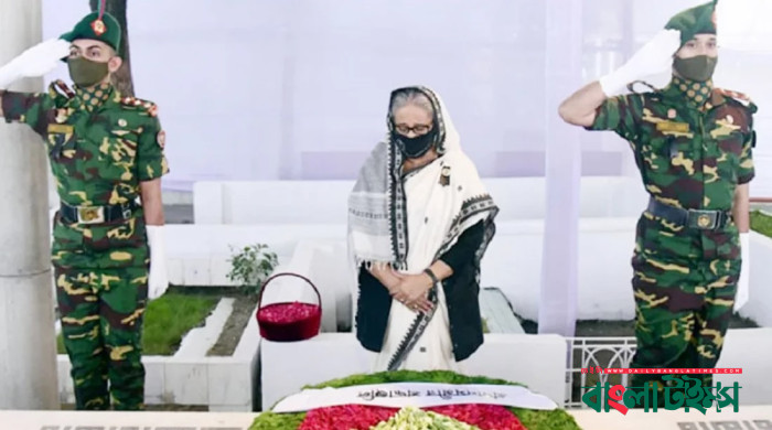 ১৫ আগস্টের শহীদদের প্রতি প্রধানমন্ত্রীর শ্রদ্ধা